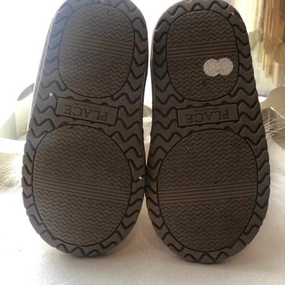 Childrens Place little girl Pom Pom size 7 cream and gold bootie - Picture 5 of 7